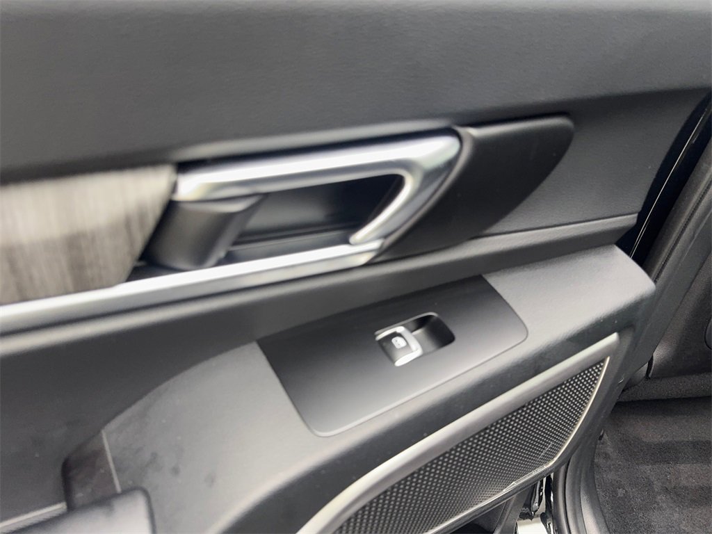 Used 2025 Kia Telluride EX w/ EX Captain's Chair Package image 37