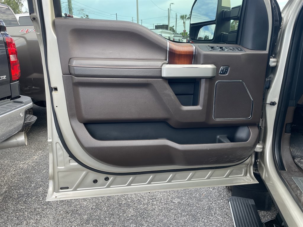 Used 2017 Ford F350 King Ranch w/ King Ranch Ultimate Package AWD/4WD image 45