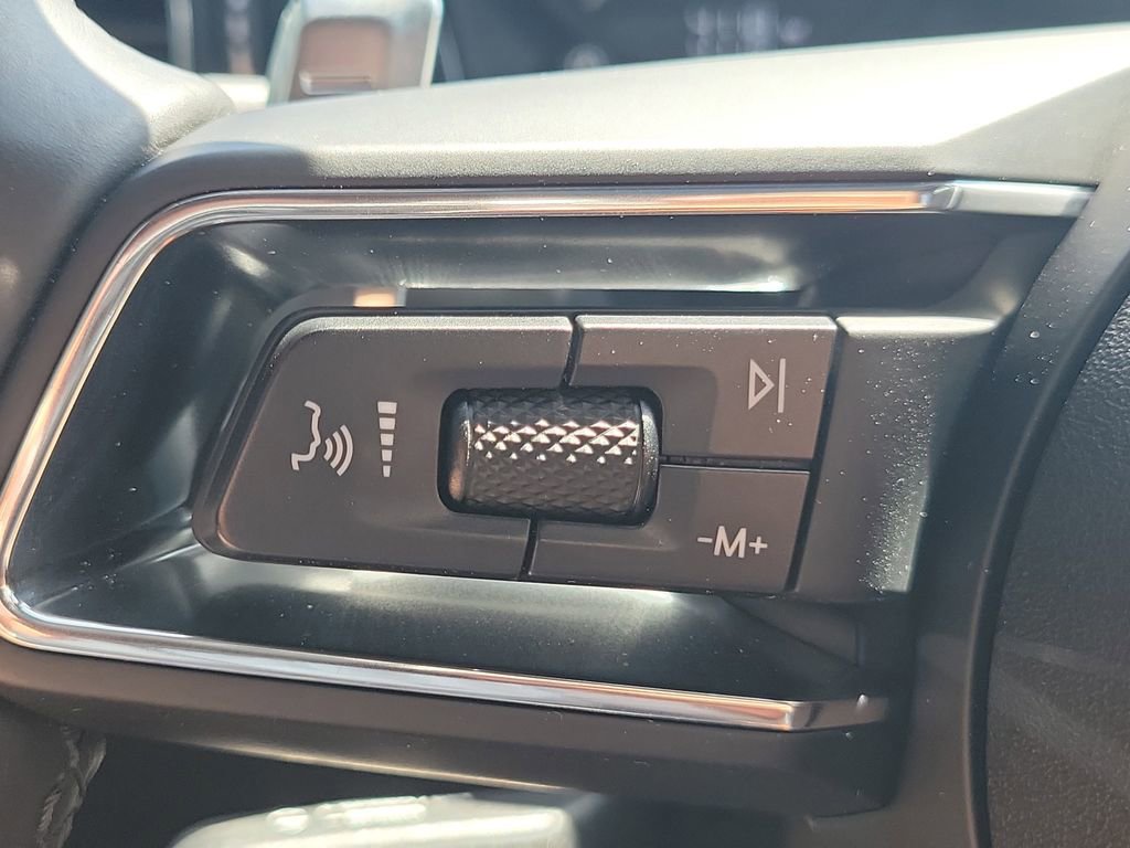 Certified 2025 Porsche Macan image 35