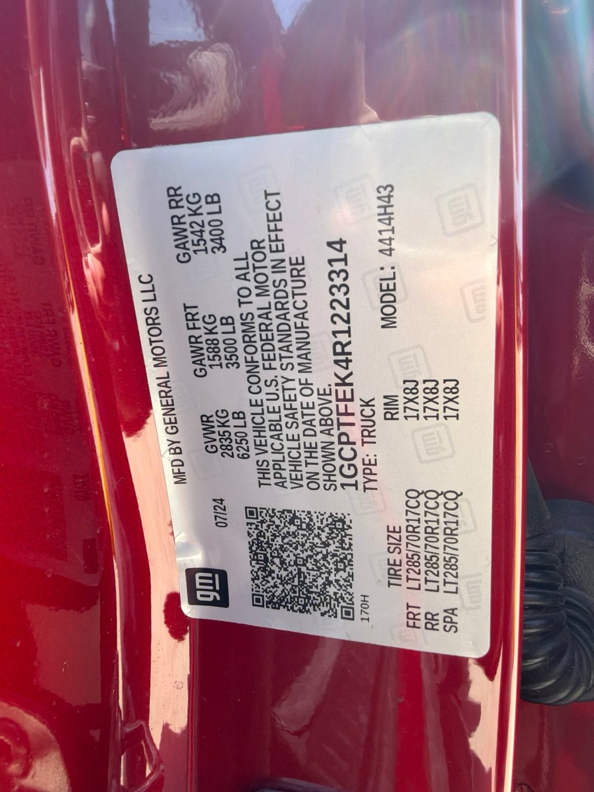 Used 2024 Chevrolet Colorado ZR2 w/ Technology Package AWD/4WD image 43