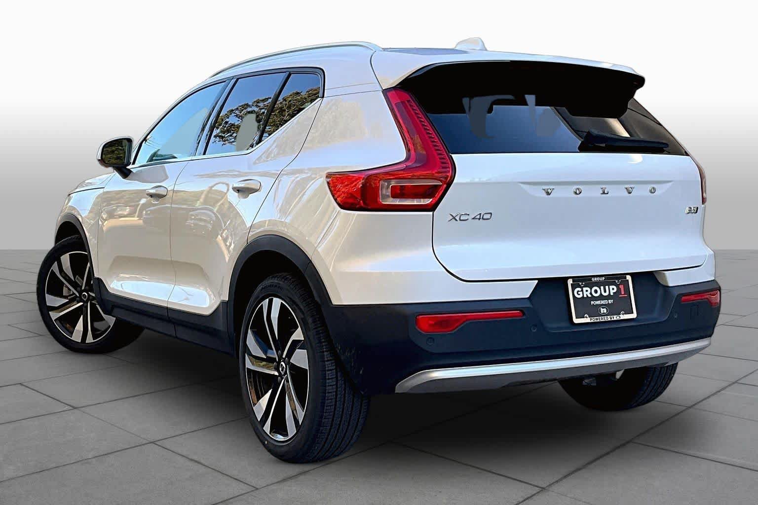 Certified 2024 Volvo XC40 B5 Plus w/ Protection Package Premier AWD/4WD image 12
