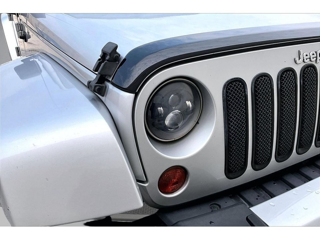Used 2011 Jeep Wrangler Unlimited Sahara w/ Dual Top Group AWD/4WD image 52