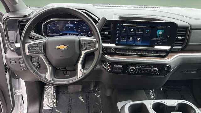 Used 2025 Chevrolet Silverado 2500 LT w/ Convenience Package AWD/4WD image 11