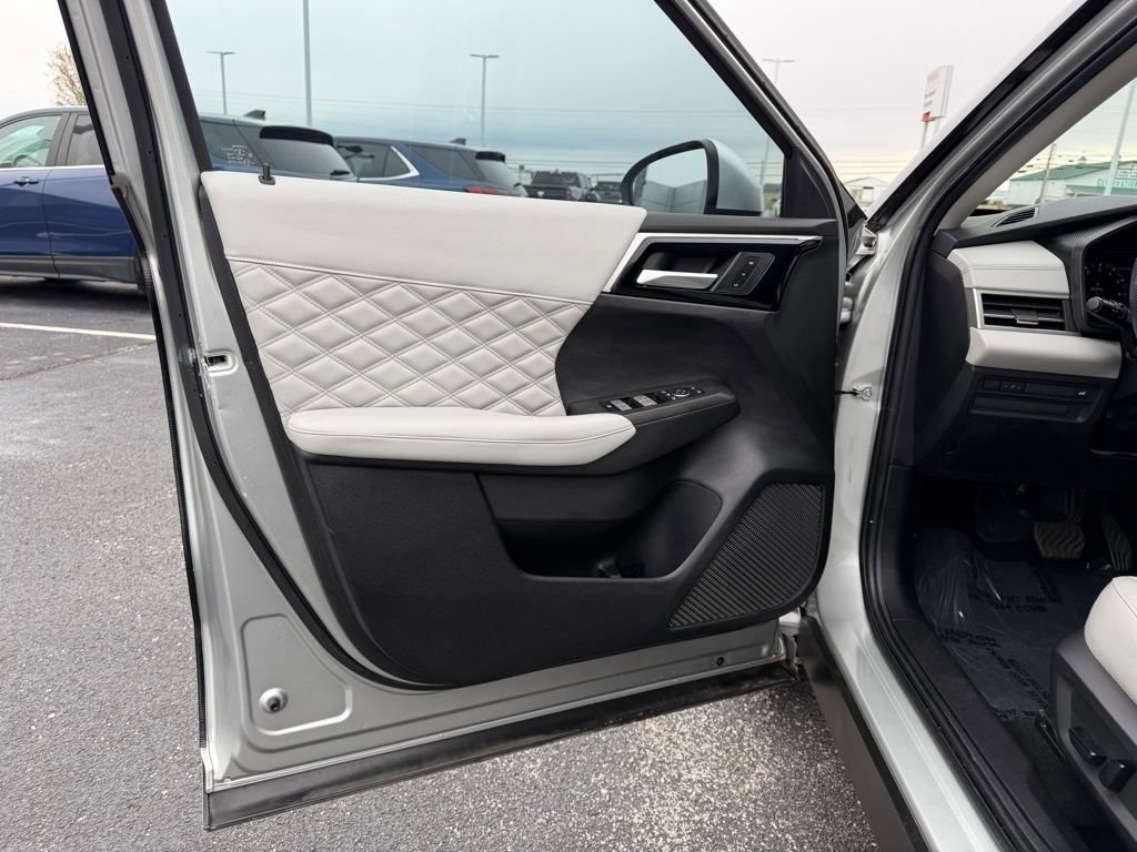 Used 2023 Mitsubishi Outlander SEL image 13