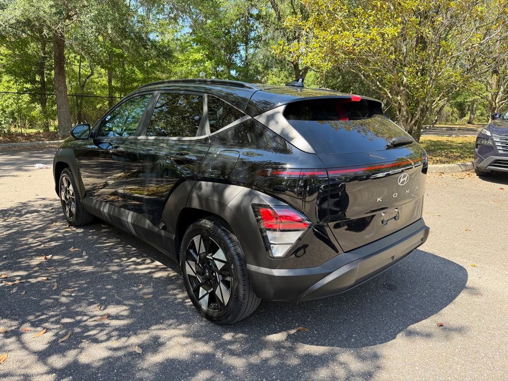 Used 2024 Hyundai Kona SEL w/ Convenience Package FWD image 4