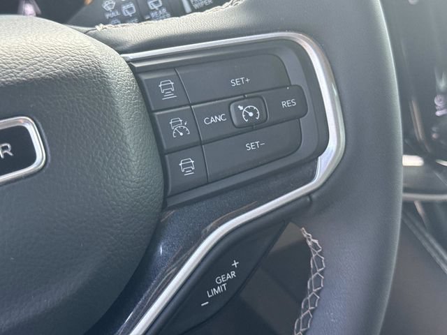 Used 2023 Jeep Wagoneer 4WD w/ Convenience Group I image 33