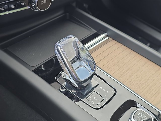 New 2026 Volvo XC60 B5 Plus w/ Protection Package Premier image 17