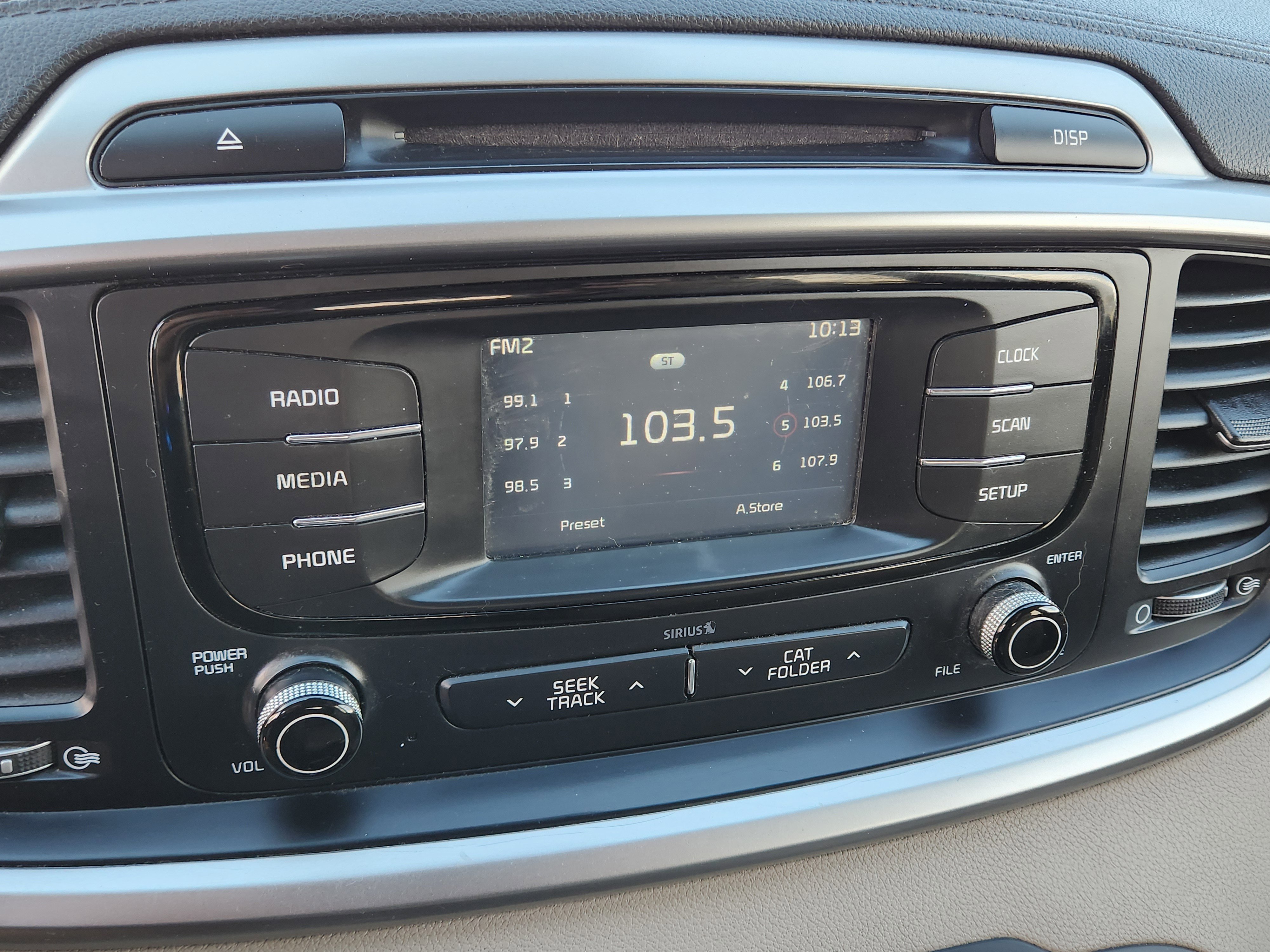 Used 2017 Kia Sorento LX image 16