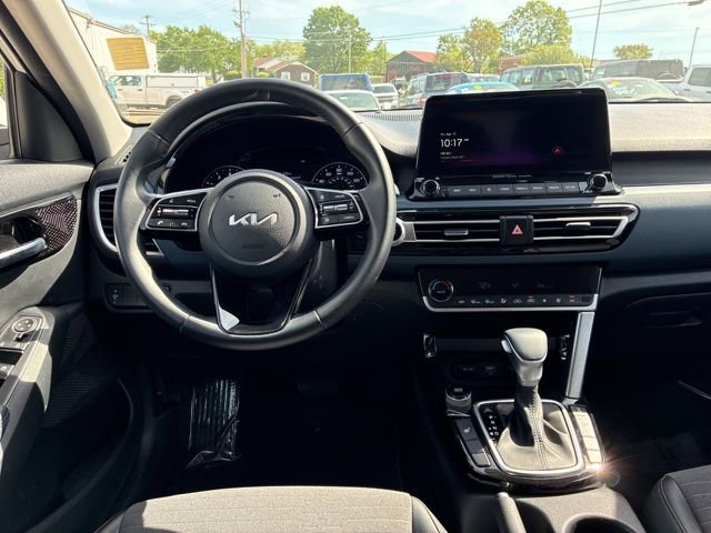 Used 2023 Kia Seltos S w/ Navigation Package image 19