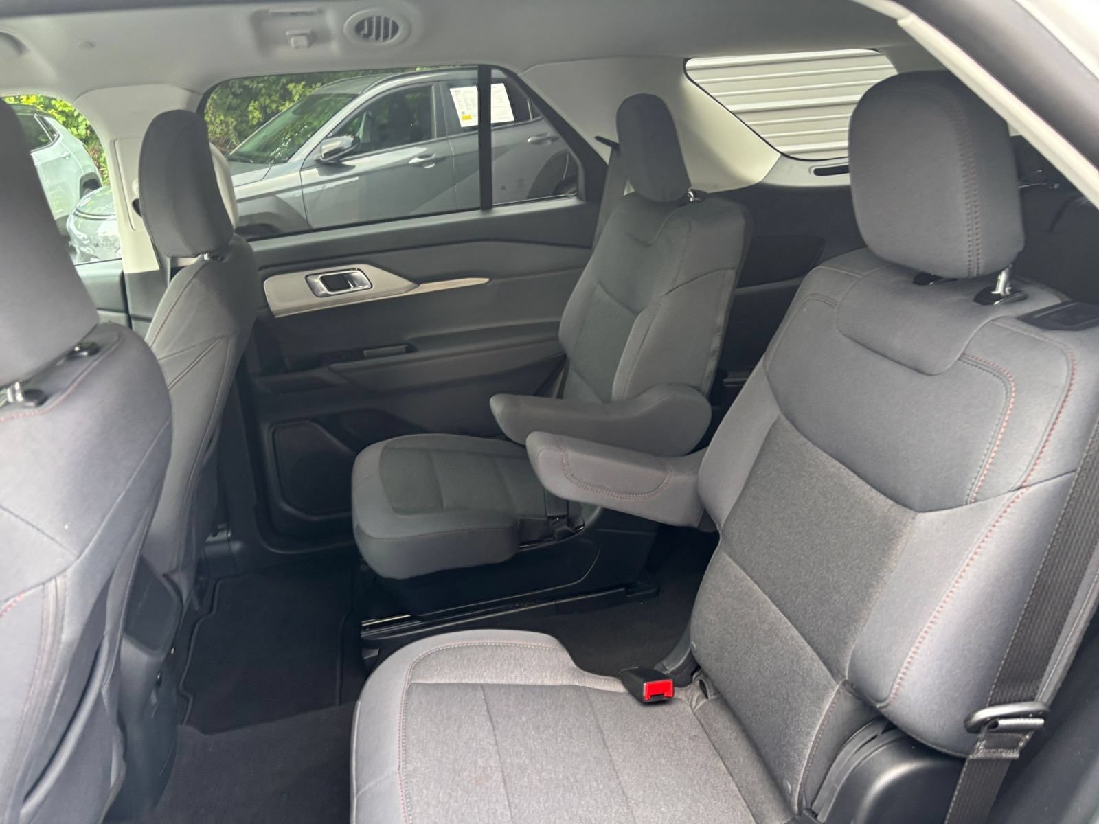 Used 2026 Ford Explorer Active AWD/4WD image 21