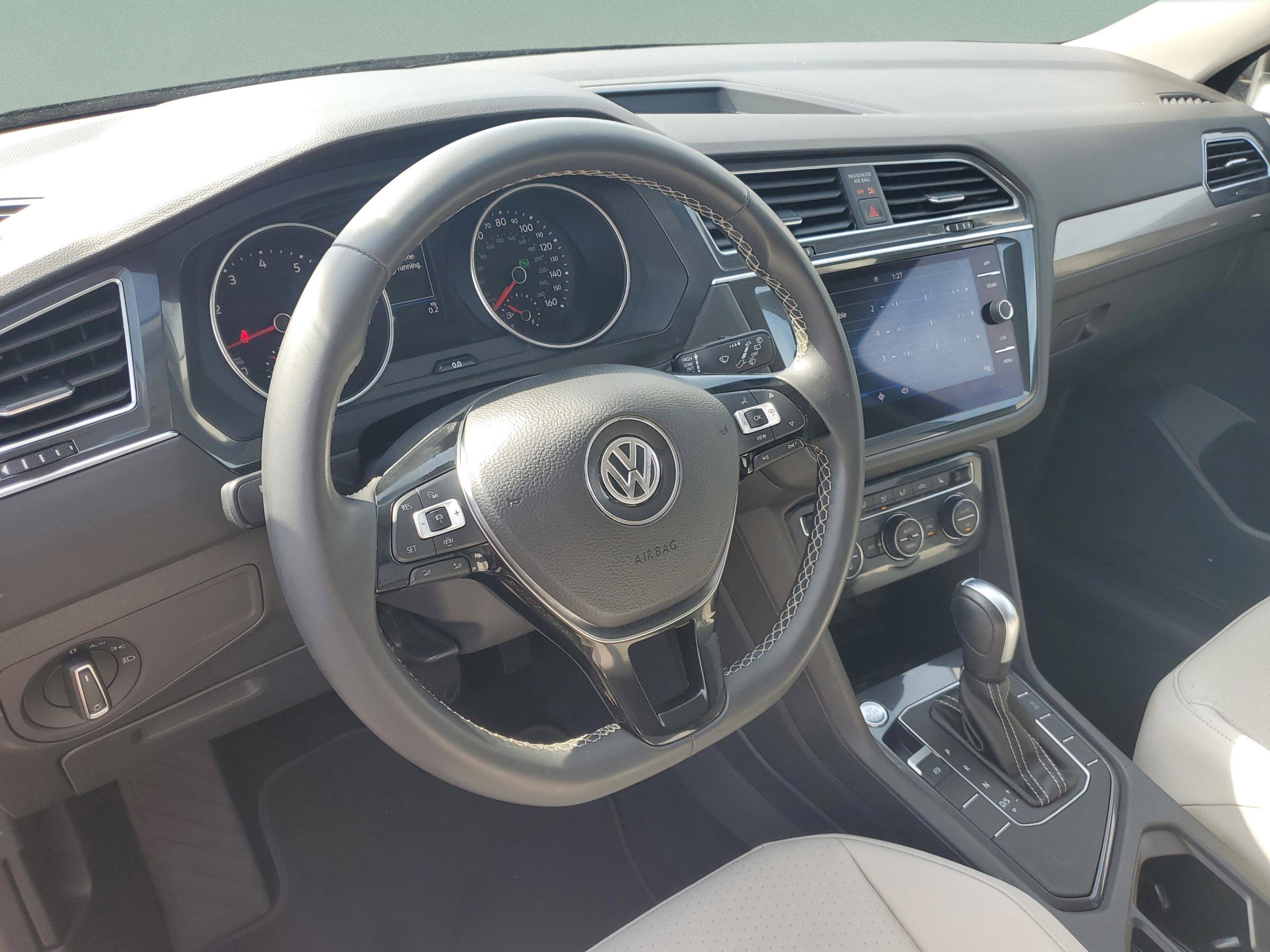 Used 2021 Volkswagen Tiguan SE image 14