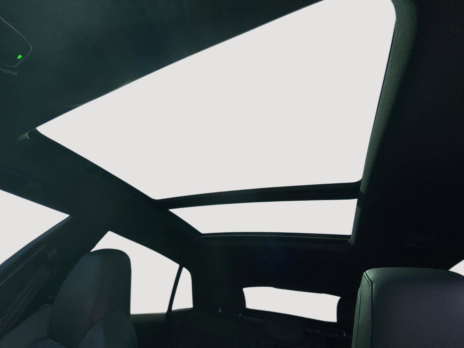 Used 2022 Audi RS Q8 w/ Carbon Optic Package image 20