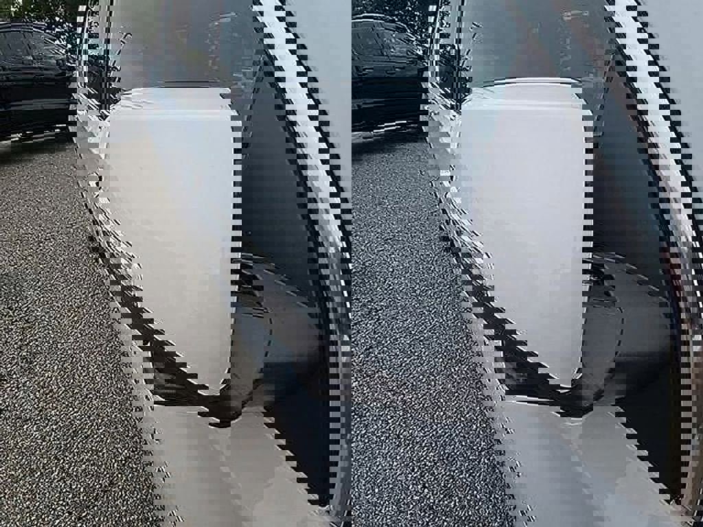 Used 2023 Chevrolet Traverse LT image 57