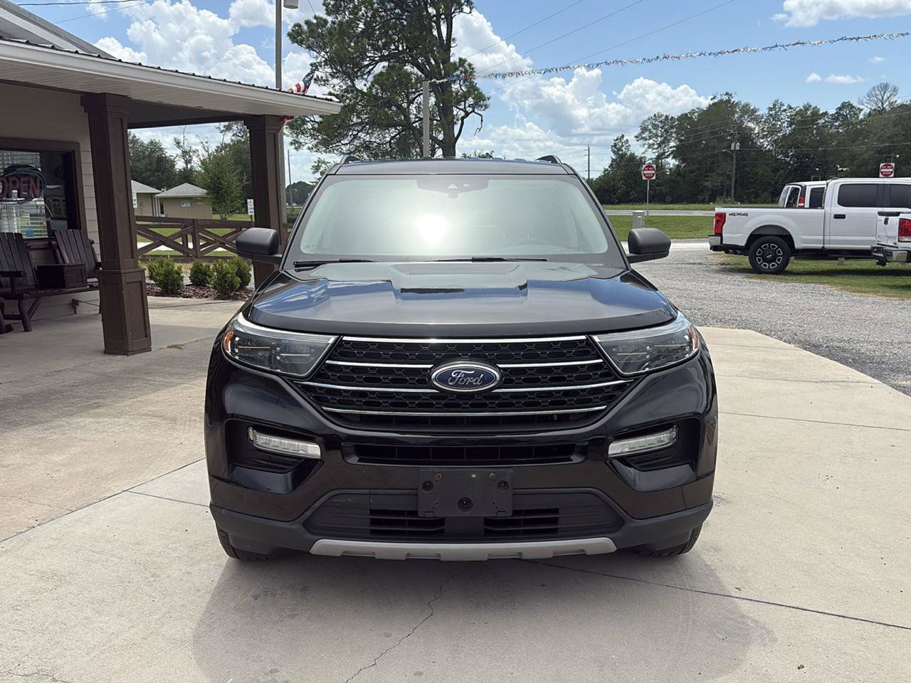 Used 2020 Ford Explorer XLT w/ Equipment Group 202A AWD/4WD image 2