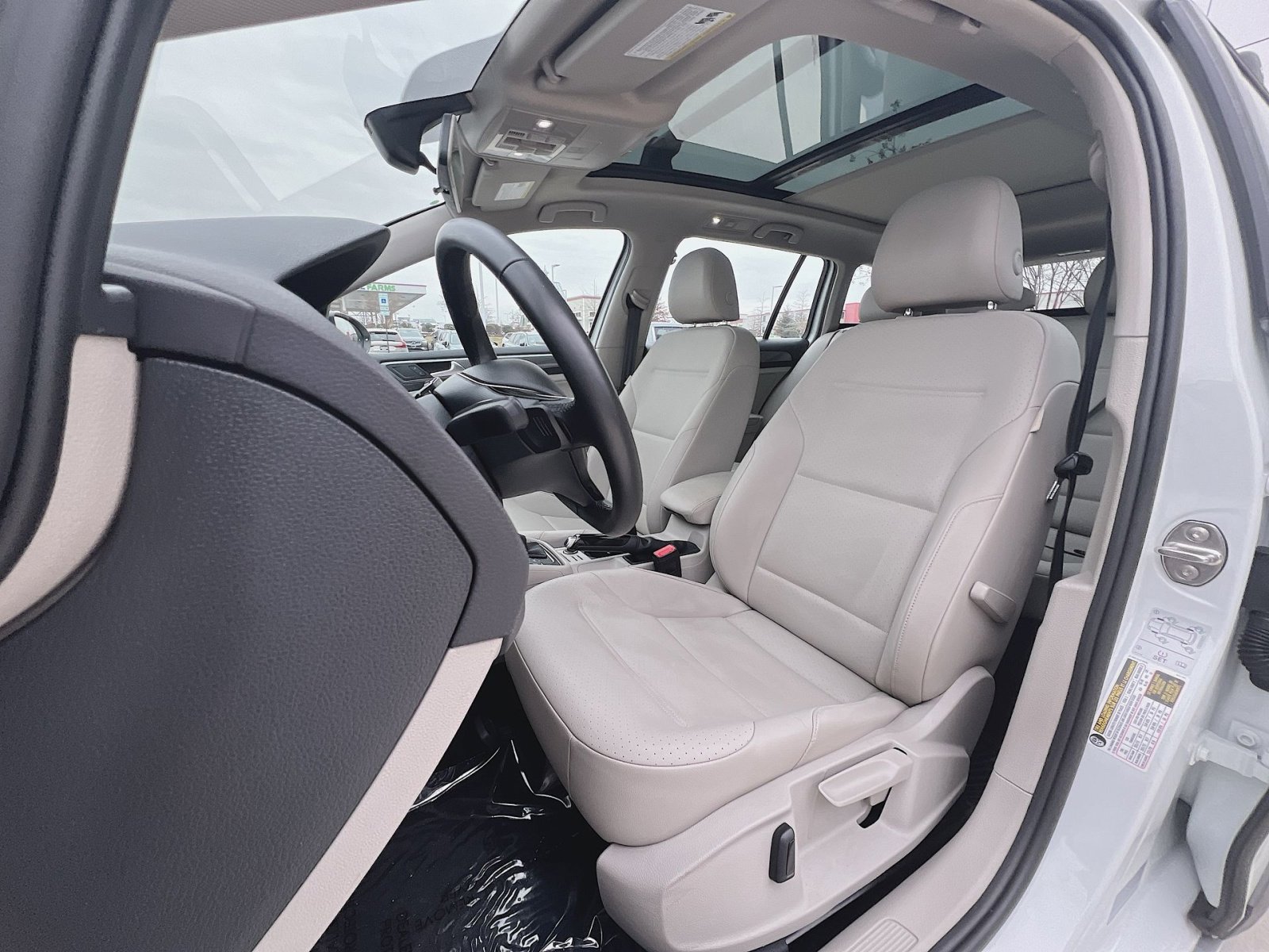 Used 2018 Volkswagen Golf Alltrack SE image 13