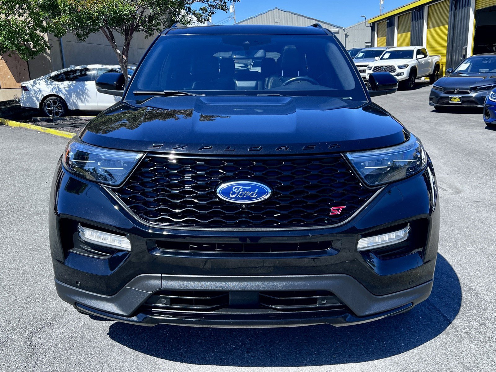 Used 2020 Ford Explorer ST w/ Premium Technology Package AWD/4WD image 3
