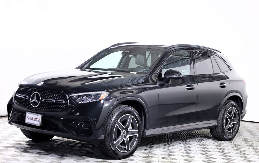 Used 2026 Mercedes-Benz GLC 300 4MATIC image 3