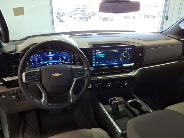 Used 2025 Chevrolet Silverado 1500 LTZ w/ LTZ Premium Package AWD/4WD image 15