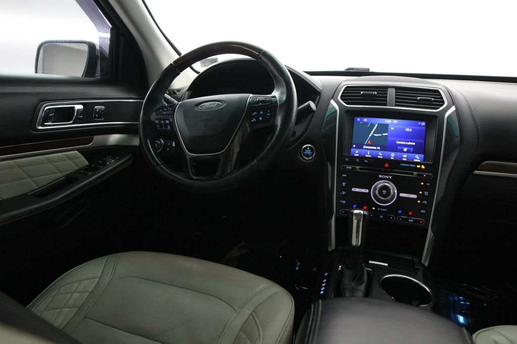 Used 2018 Ford Explorer Platinum AWD/4WD image 10