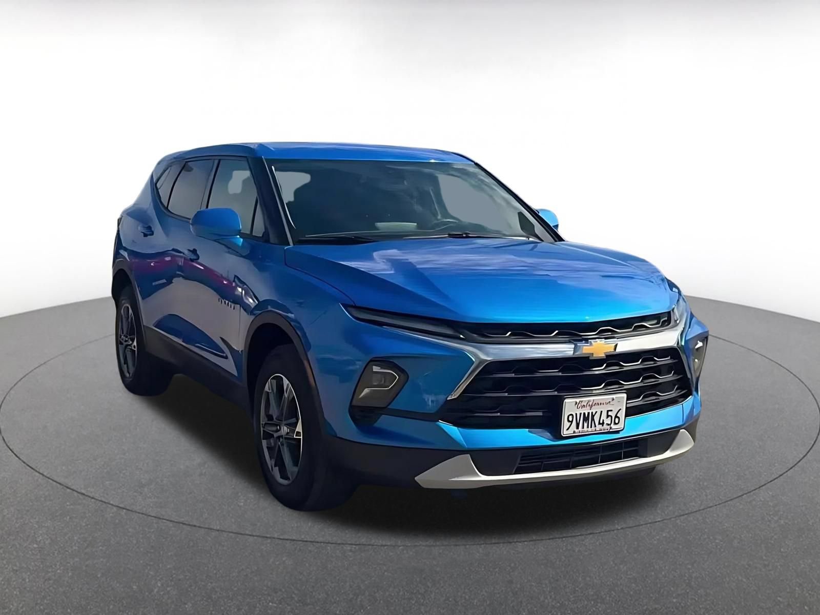 Used 2026 Chevrolet Blazer LT AWD/4WD image 2