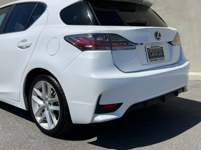 Used 2016 Lexus CT 200h w/ Navigation Package FWD image 8