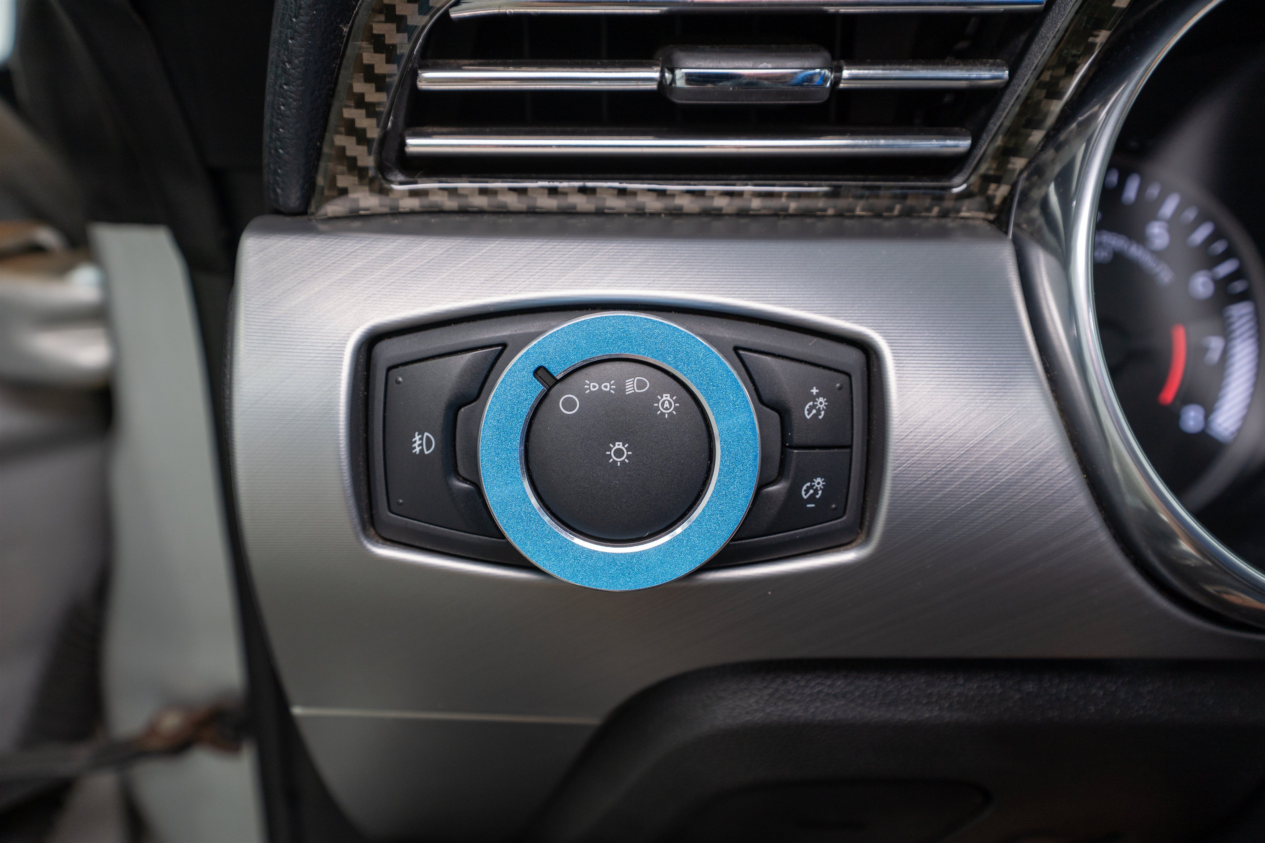 Used 2019 Ford Mustang Premium RWD image 30