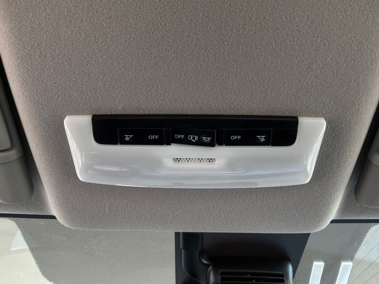 Used 2025 Nissan Versa SV FWD image 16