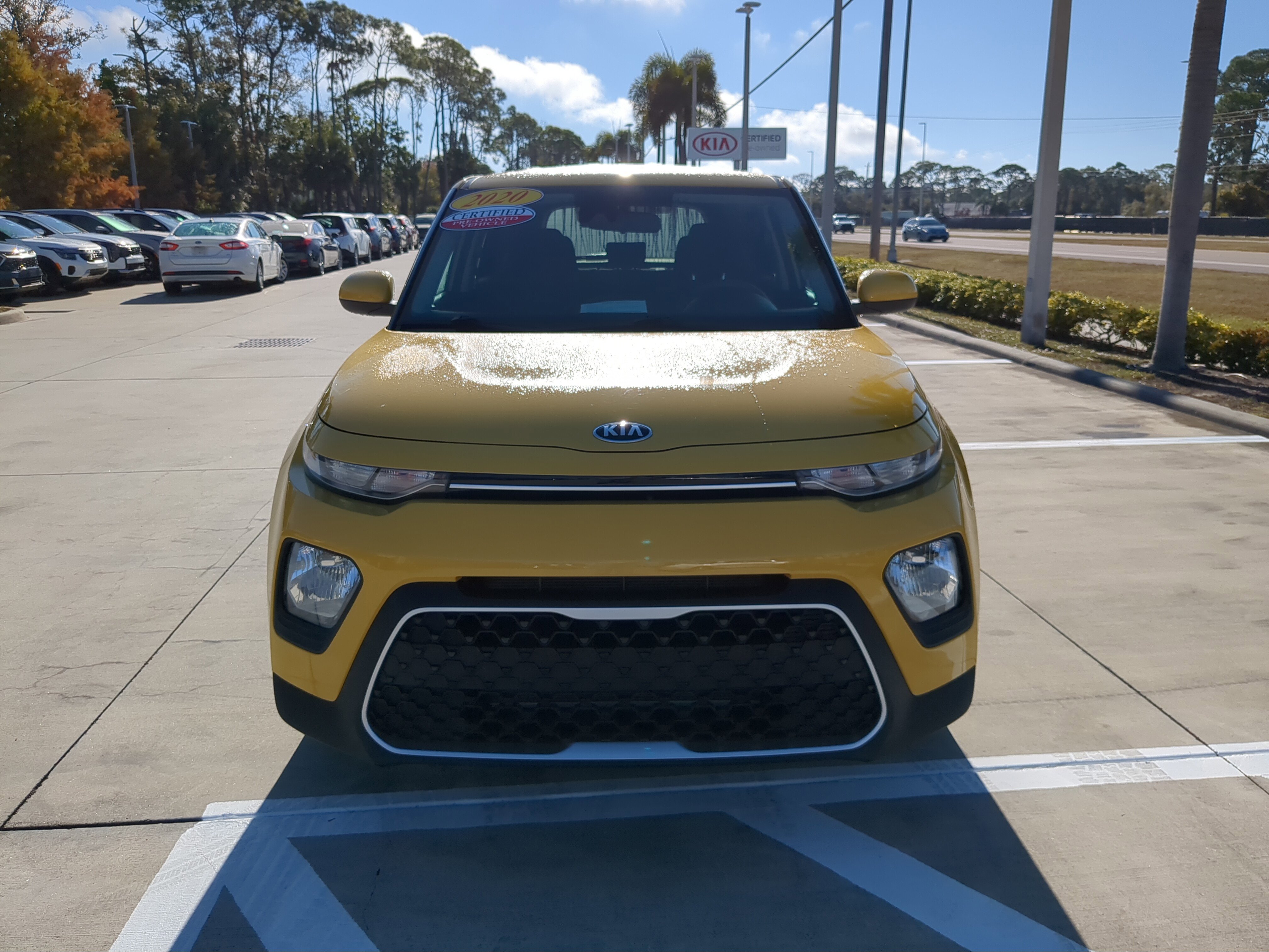 Certified 2020 Kia Soul S image 2