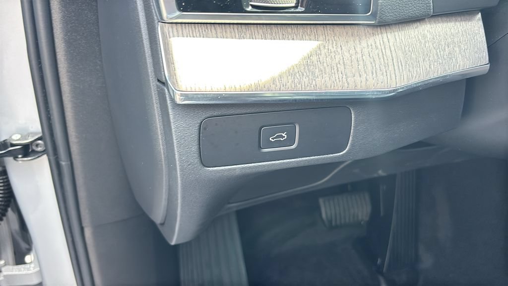 Certified 2024 Volvo XC90 B6 Ultimate AWD/4WD image 13