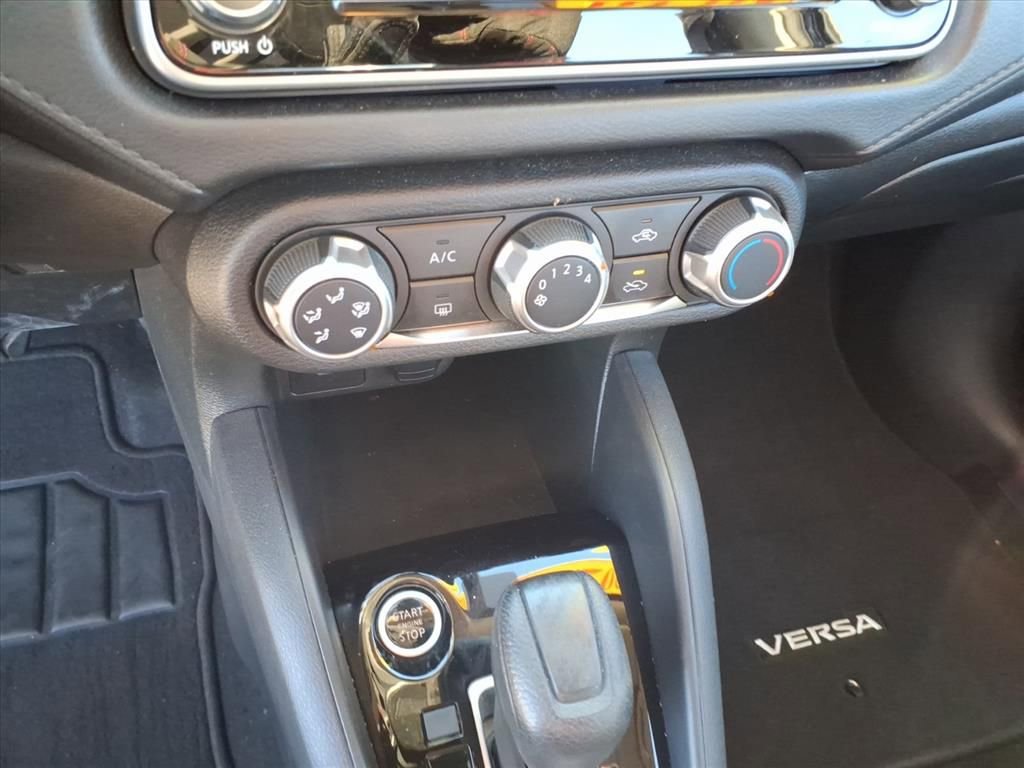 Used 2020 Nissan Versa S image 32