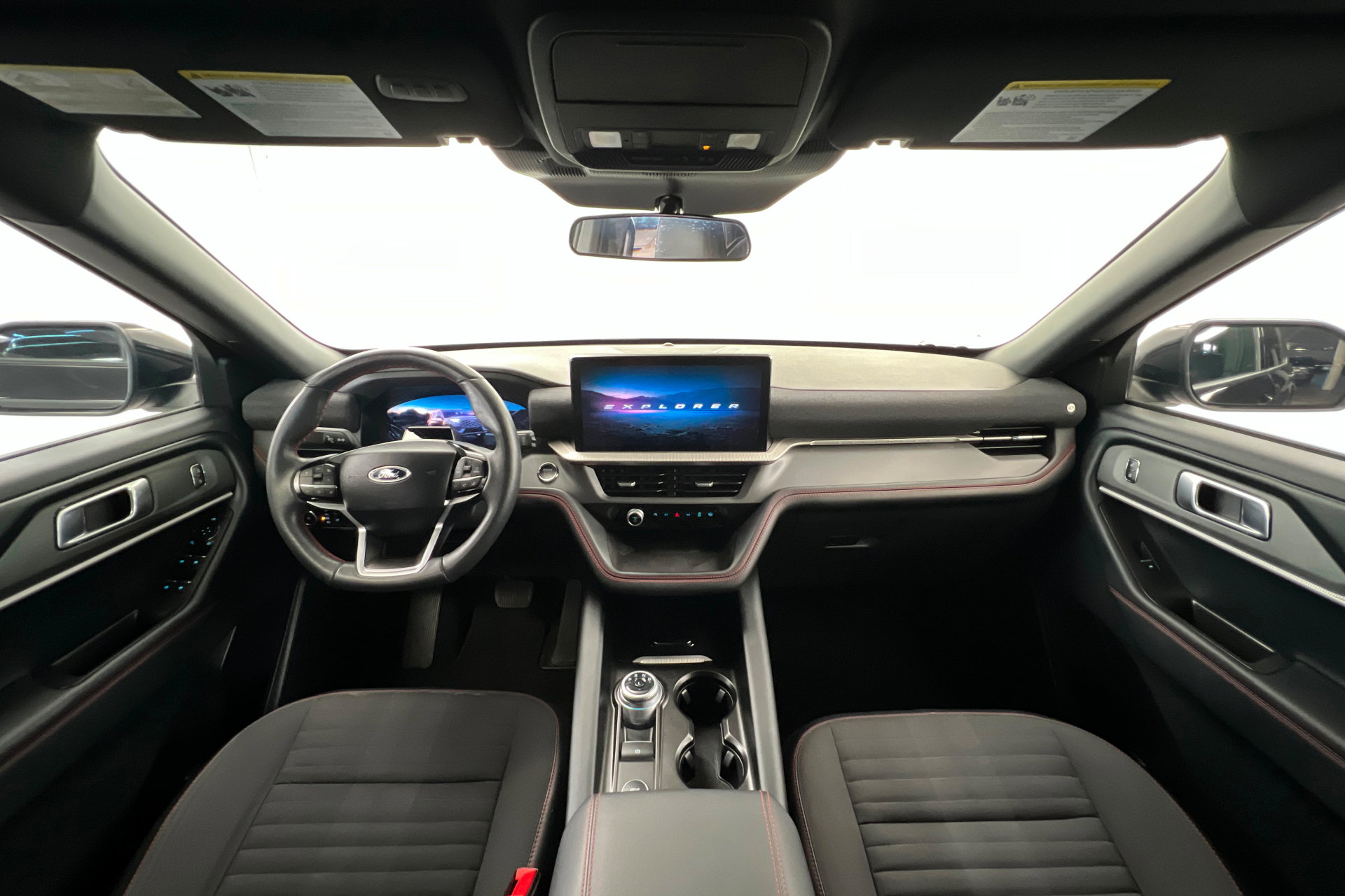 Used 2025 Ford Explorer ST-Line image 10