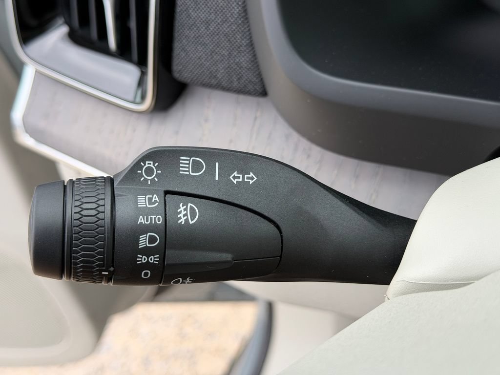 New 2026 Volvo XC90 T8 Ultra w/ Protection Package Premier AWD/4WD image 29