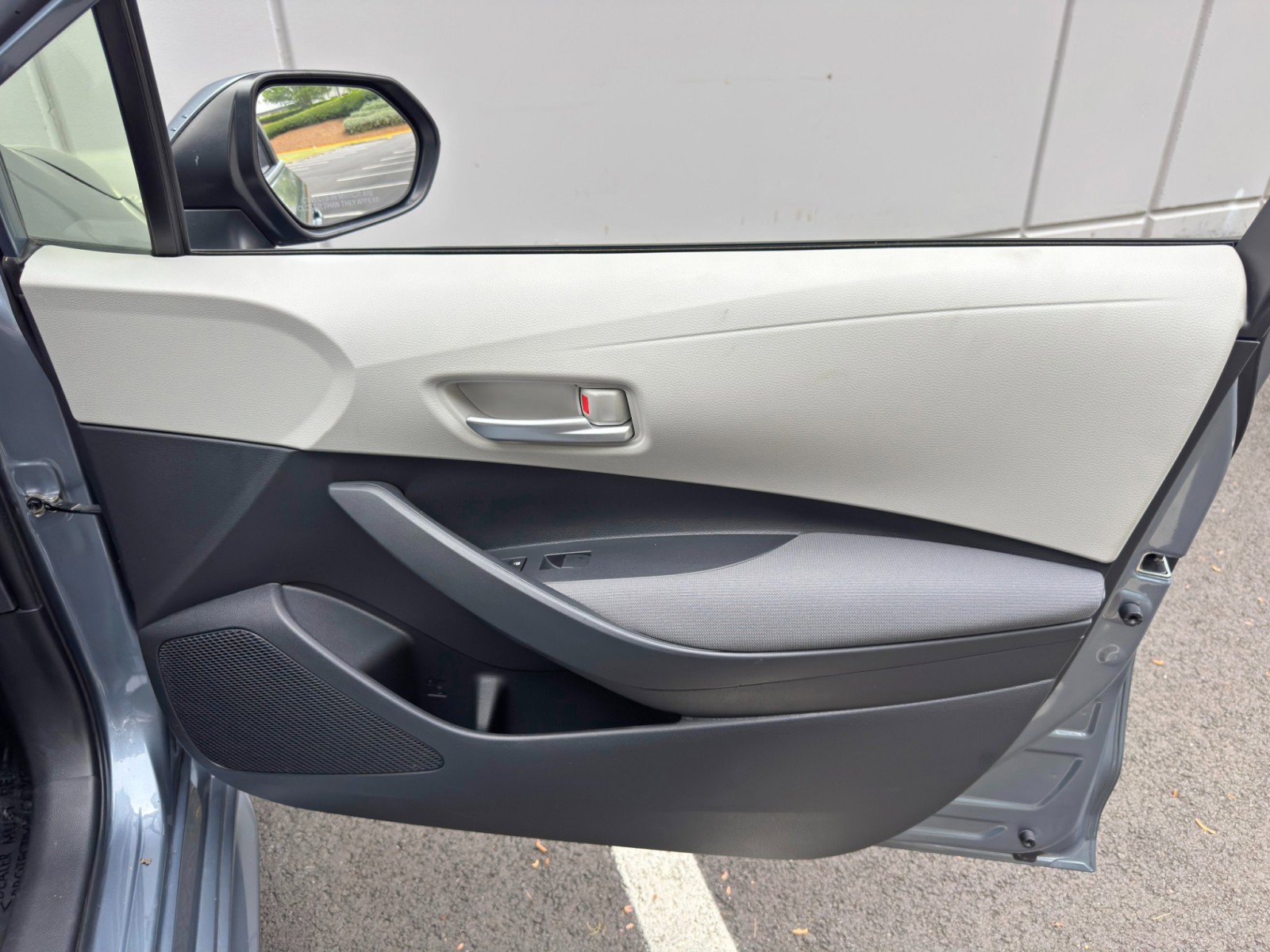 Used 2020 Toyota Corolla LE FWD image 39