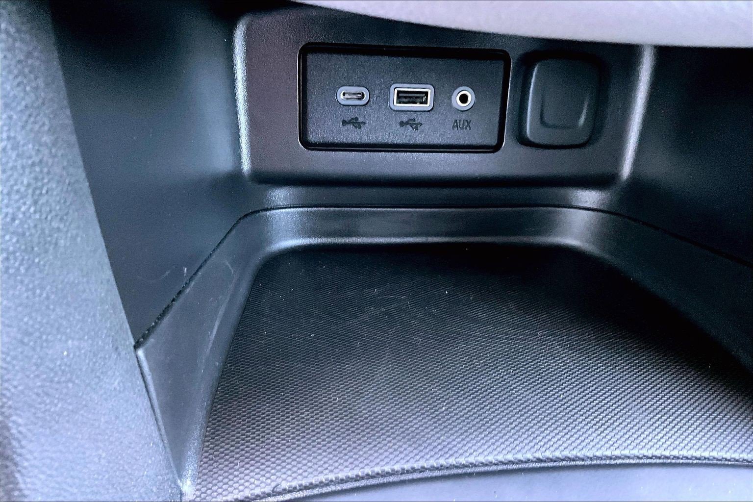 Used 2024 Chevrolet Equinox LT AWD/4WD image 16