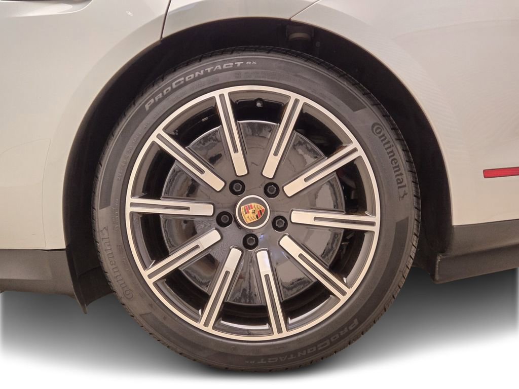 Used 2021 Porsche Taycan 4S w/ Premium Package image 14