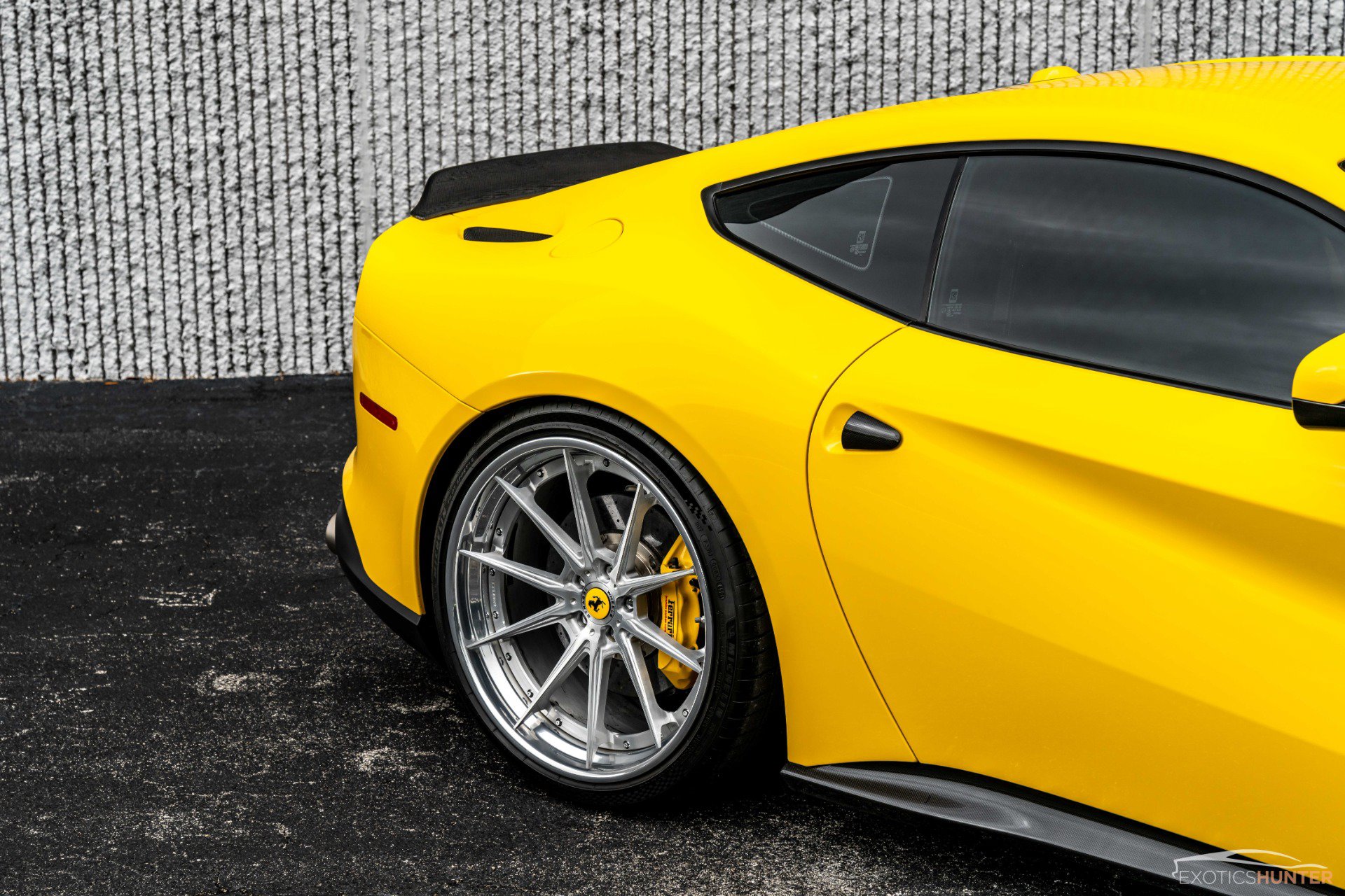 Used 2014 Ferrari F12 Berlinetta RWD image 29