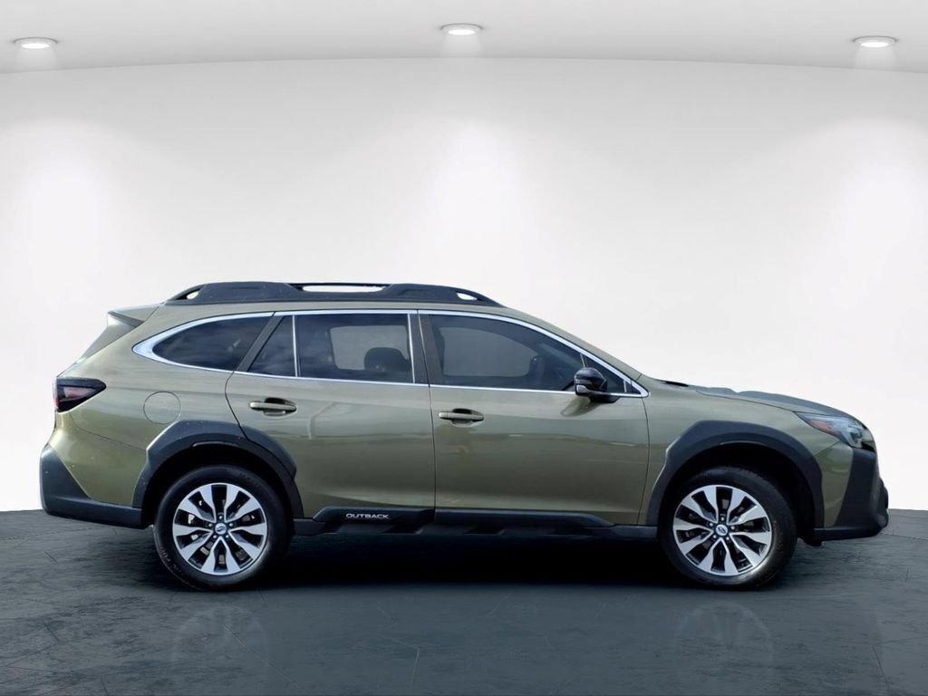 Used 2023 Subaru Outback Limited AWD/4WD image 7