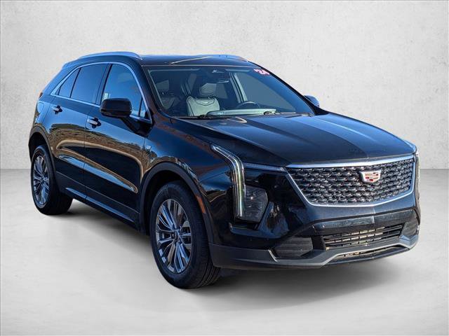 Used 2024 Cadillac XT4 Premium Luxury image 3