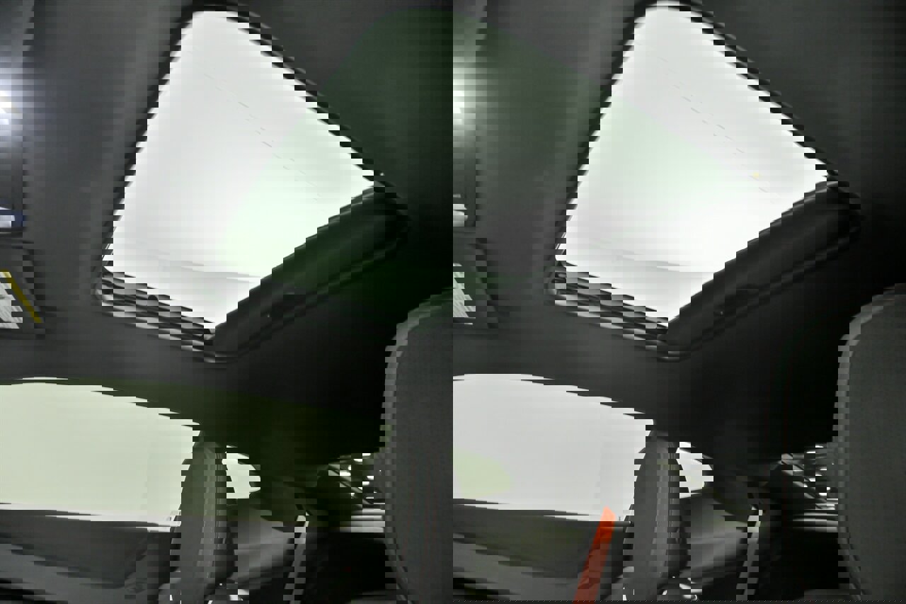 Used 2019 Chevrolet Camaro ZL1 image 24