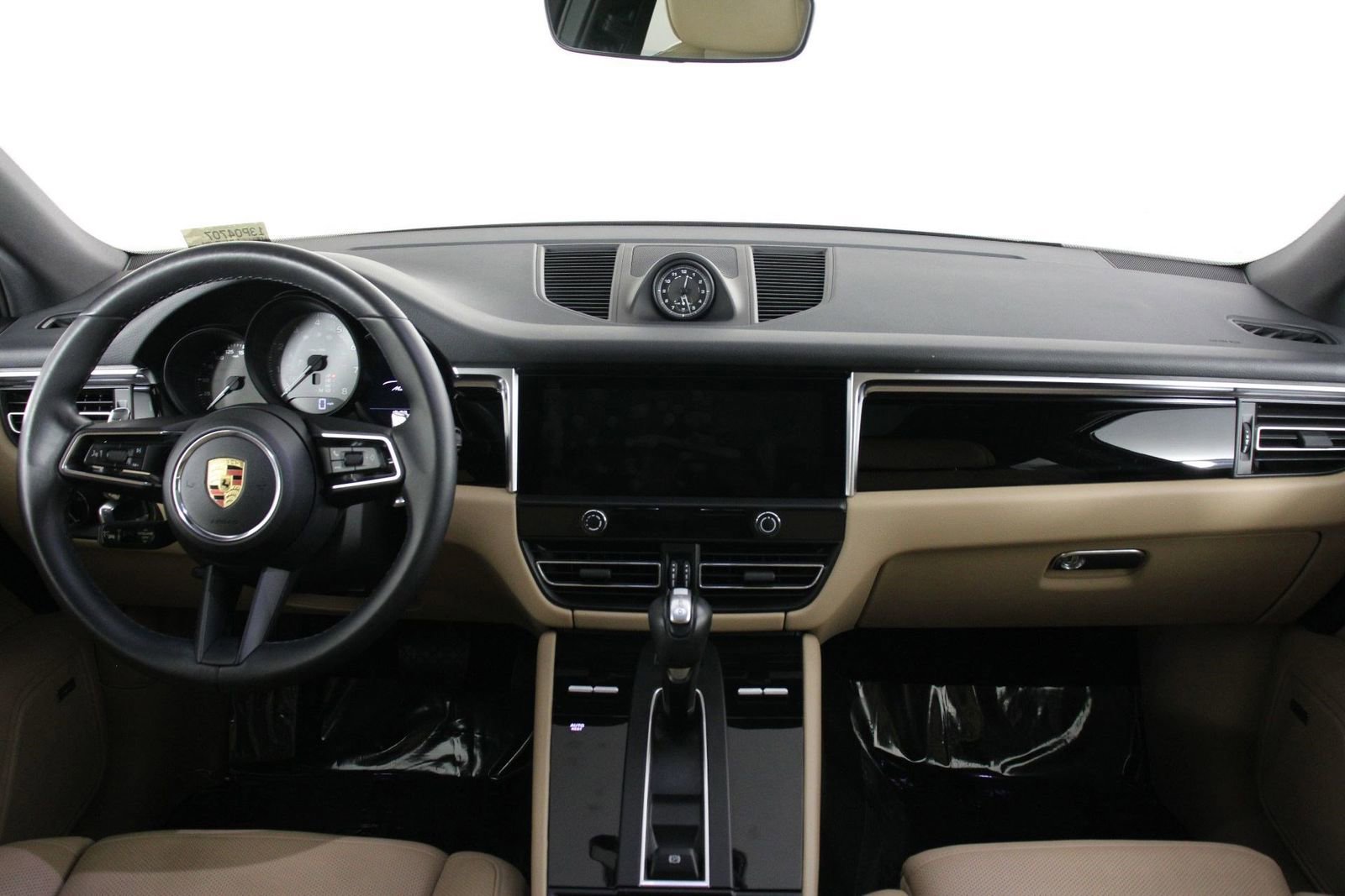 Certified 2023 Porsche Macan S image 11