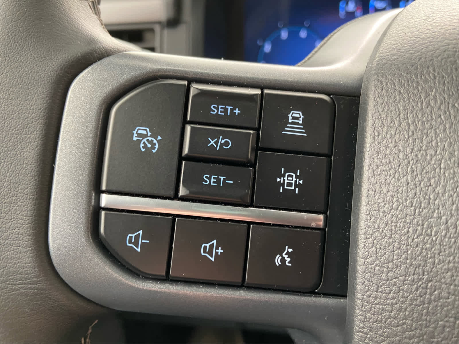 Used 2025 Ford F150 XLT w/ Equipment Group 302A MID image 23