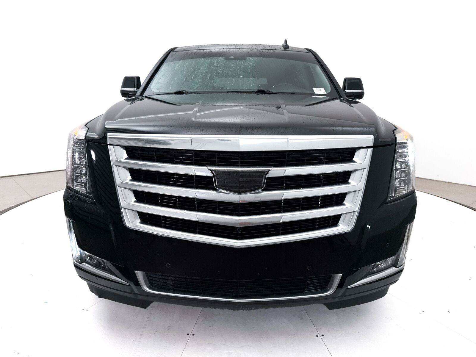 Used 2016 Cadillac Escalade Luxury RWD image 2