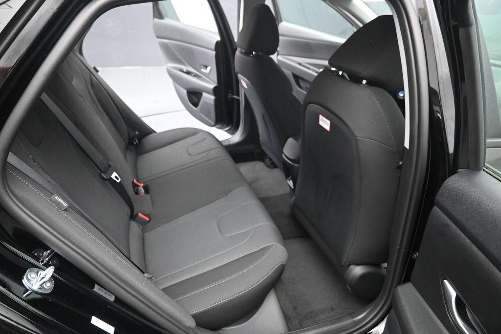 New 2026 Hyundai Elantra SE FWD image 29