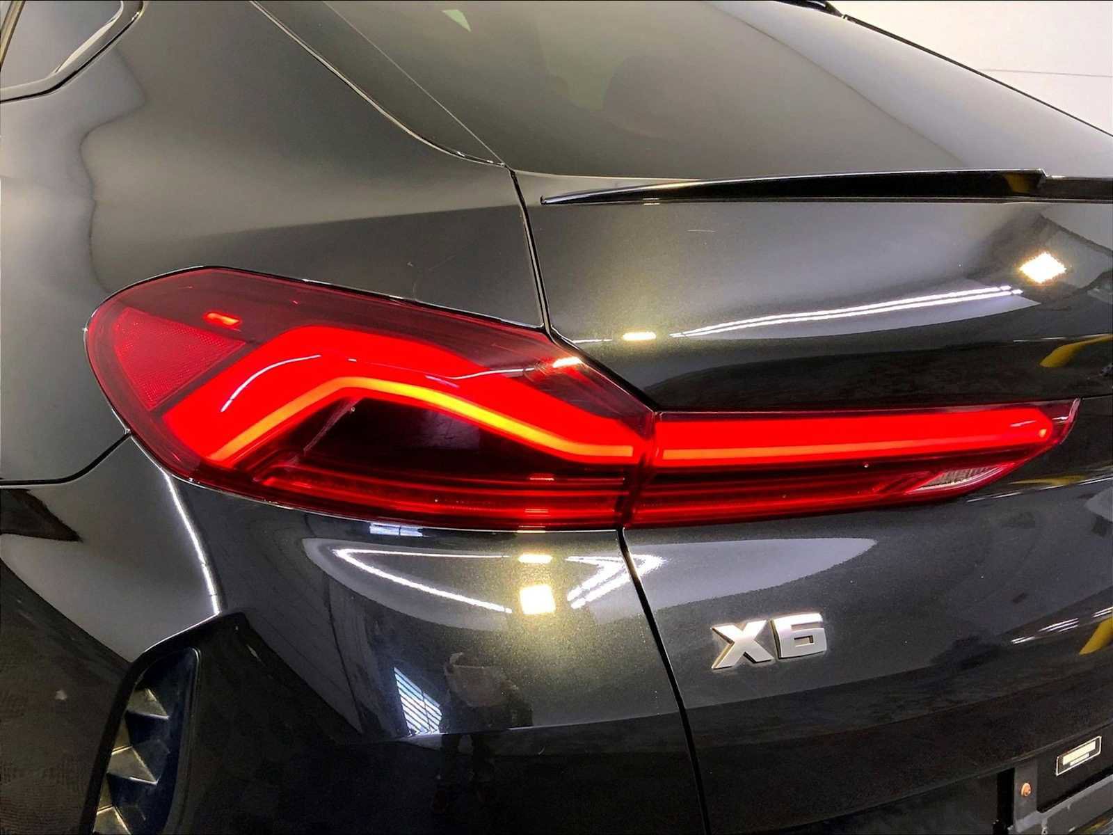 Used 2022 BMW X6 M50i w/ Executive Package image 30