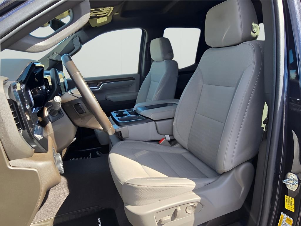 Used 2023 Chevrolet Silverado 1500 LT AWD/4WD image 29