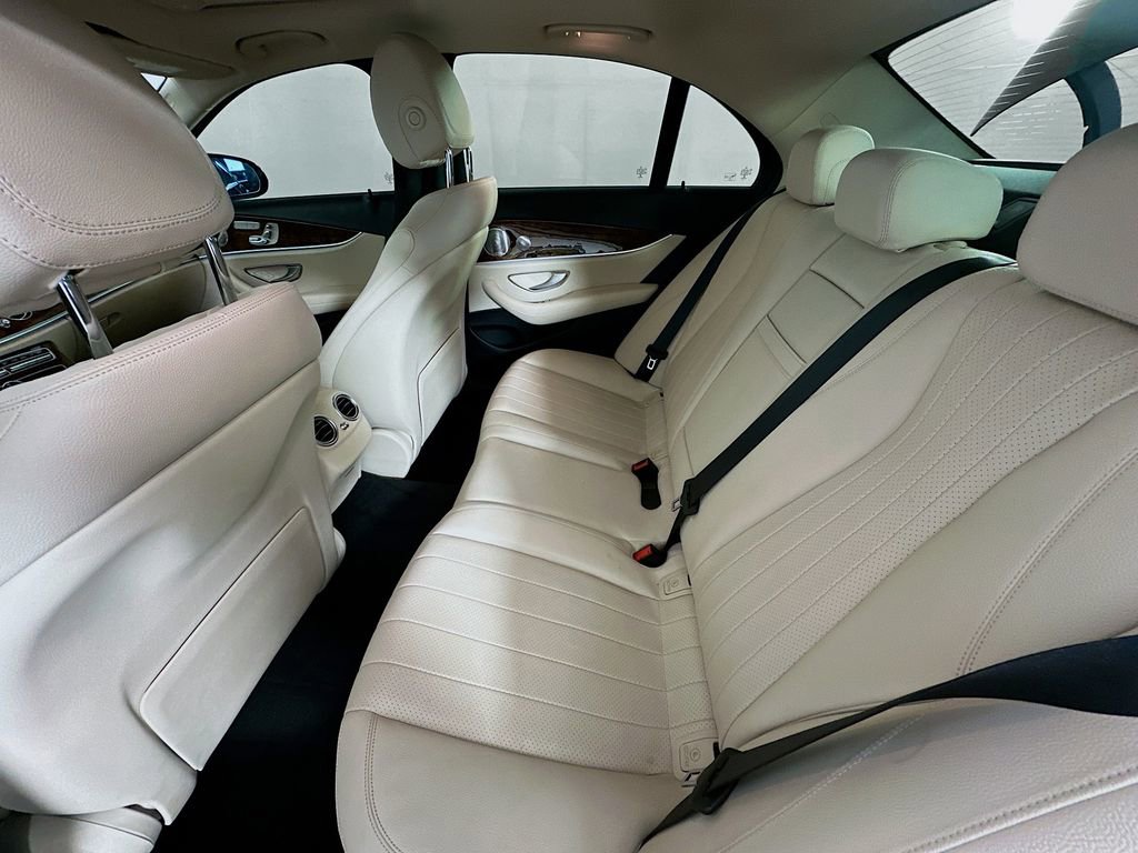 Used 2020 Mercedes-Benz E 450 4MATIC Sedan image 34
