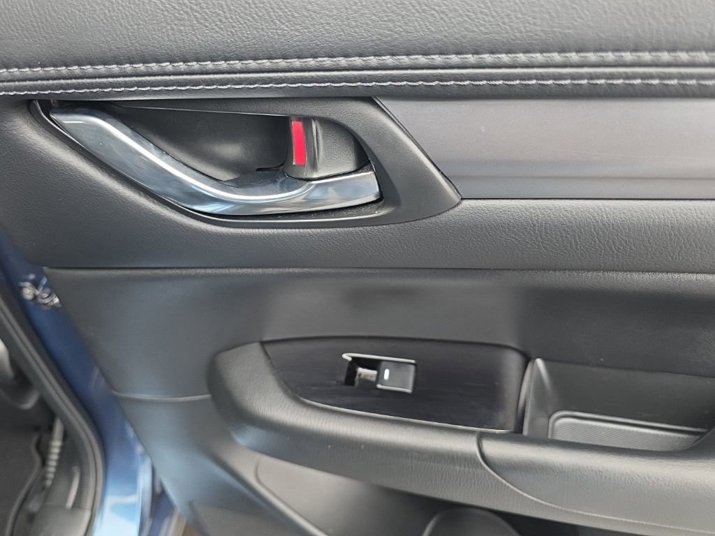 Used 2020 MAZDA CX-5 Touring image 39