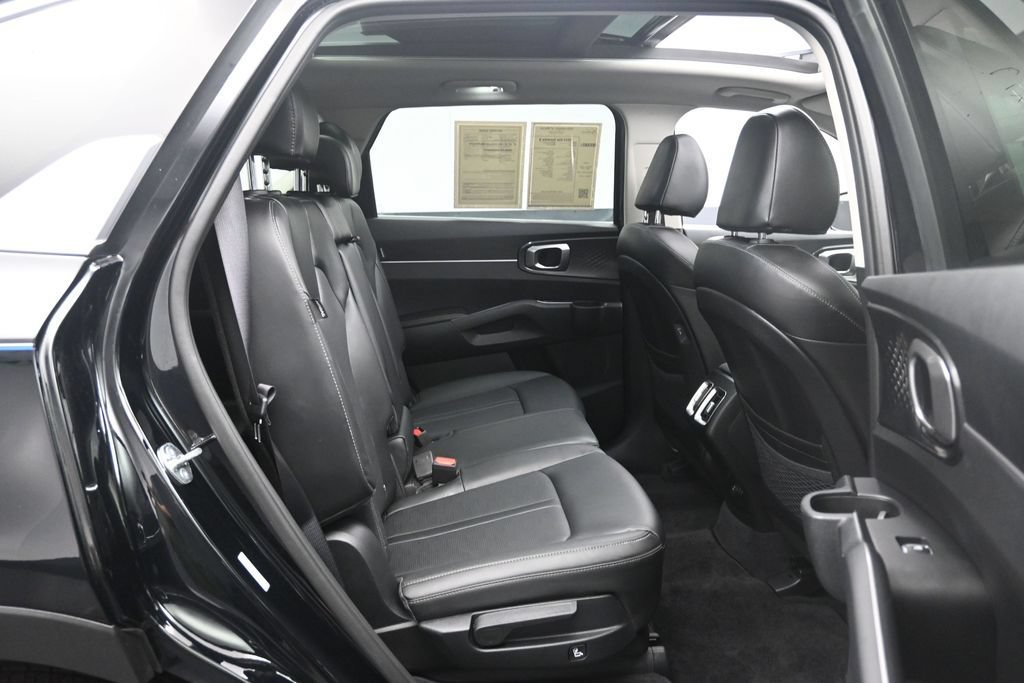 Used 2025 Kia Sorento S w/ Panoramic Sunroof Package FWD image 30