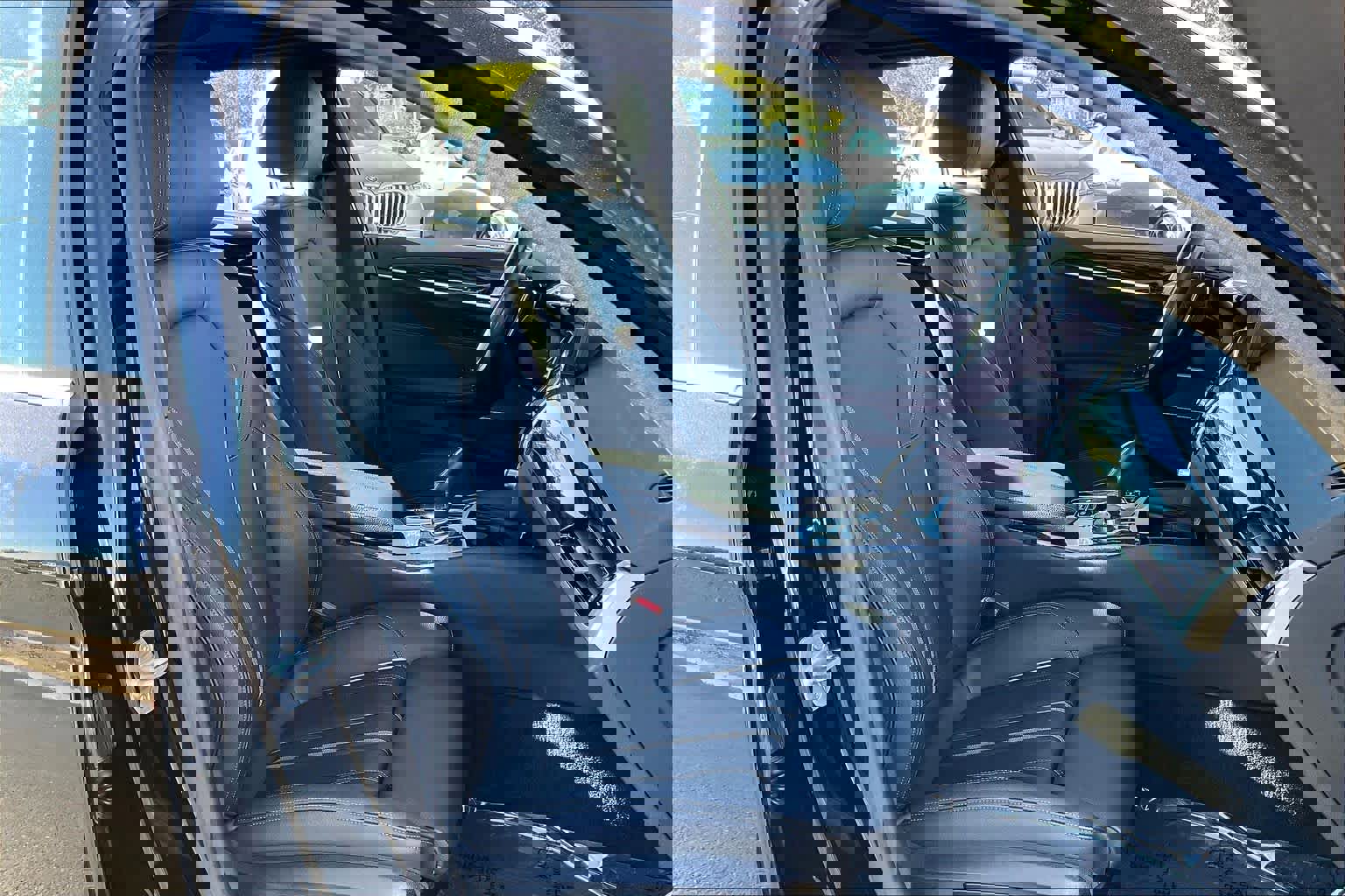 Used 2022 BMW 530i xDrive w/ Premium Package image 10