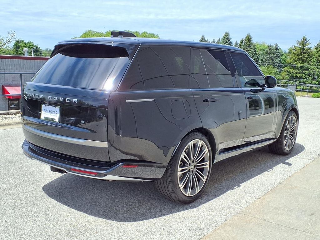 Certified 2025 Land Rover Range Rover SE AWD/4WD image 5